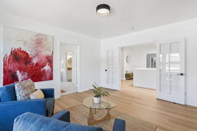 4305 Manchester Avenue, Encinitas, CA 92024