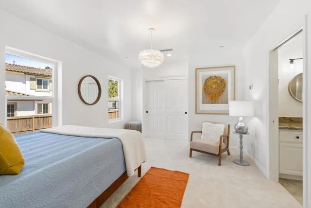4305 Manchester Avenue, Encinitas, CA 92024