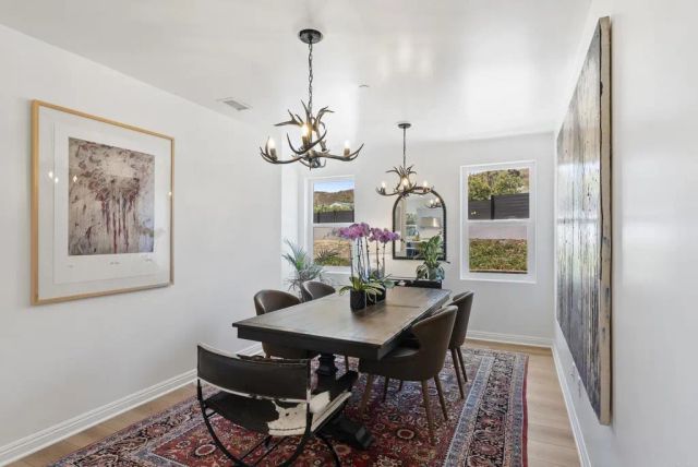 4305 Manchester Avenue, Encinitas, CA 92024
