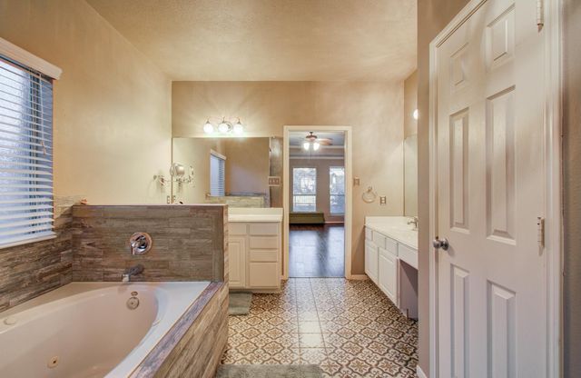 7714 Trophy Place Drive, Humble, TX 77346