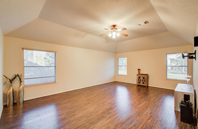 7714 Trophy Place Drive, Humble, TX 77346