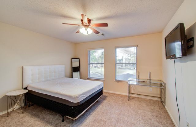 7714 Trophy Place Drive, Humble, TX 77346