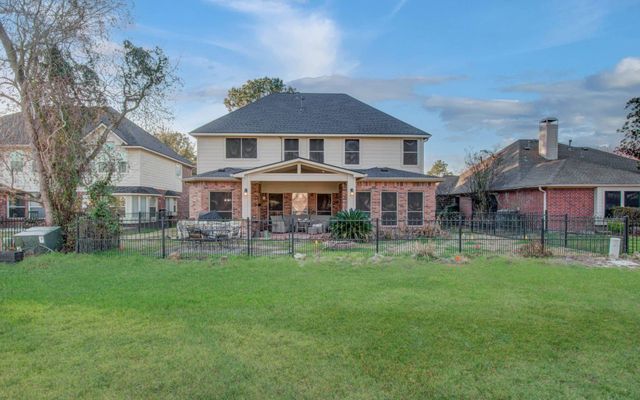 7714 Trophy Place Drive, Humble, TX 77346