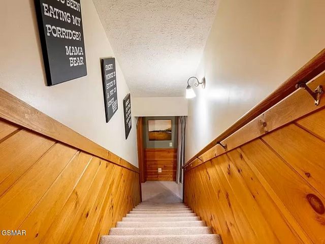 749 Yona Trail Way, Gatlinburg, TN 37738