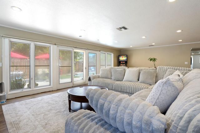 6510 N El Dorado St, Stockton, CA 95207