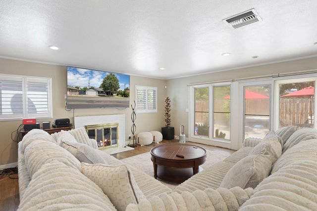 6510 N El Dorado St, Stockton, CA 95207