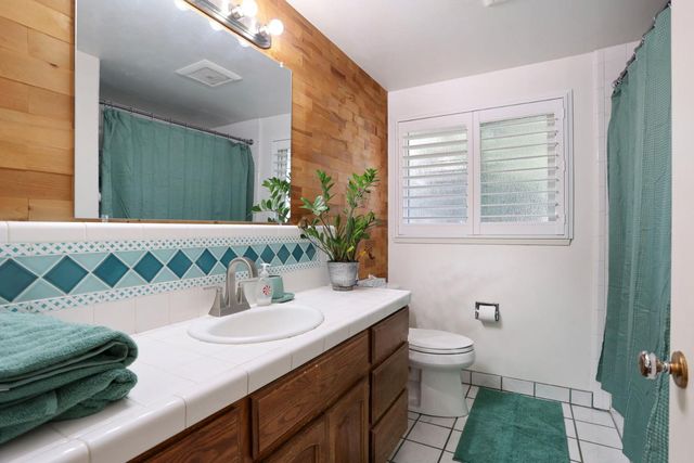 6510 N El Dorado St, Stockton, CA 95207