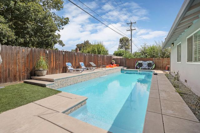 6510 N El Dorado St, Stockton, CA 95207