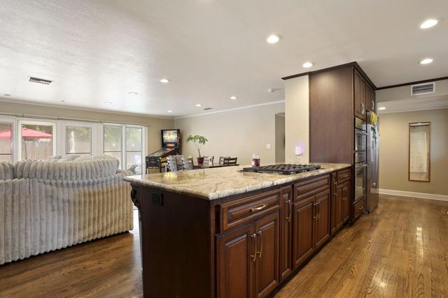 6510 N El Dorado St, Stockton, CA 95207