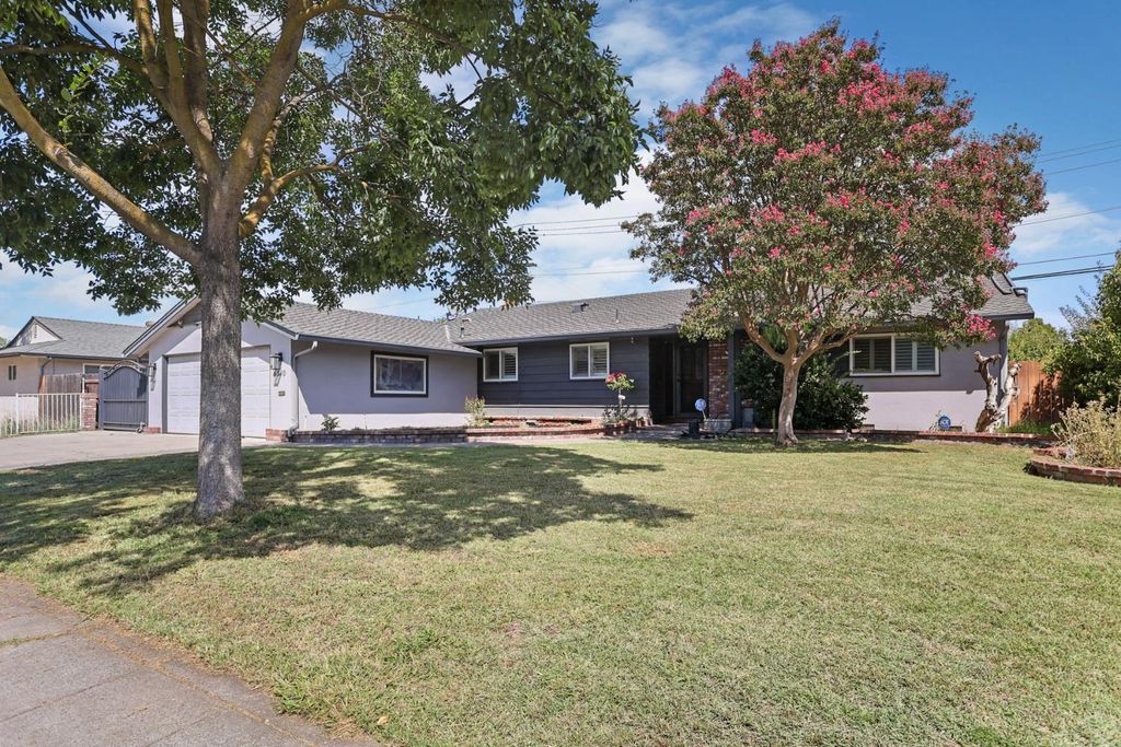 6510 N El Dorado St, Stockton, CA 95207