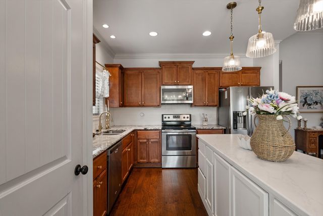 56 Harbor Pt, Lebanon, TN 37087