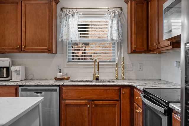 56 Harbor Pt, Lebanon, TN 37087