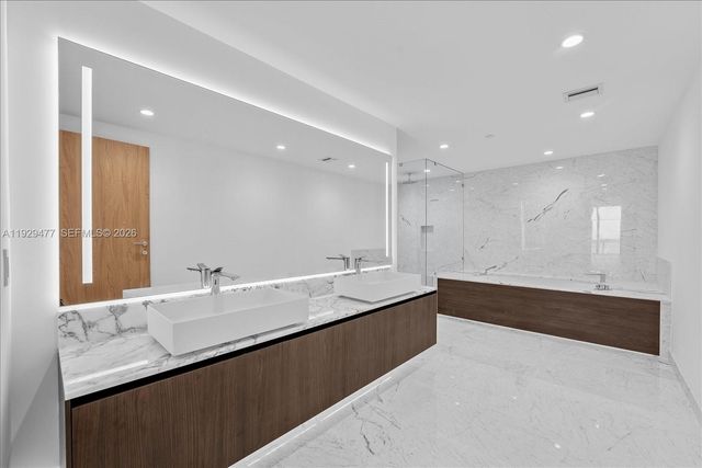 1135 103 St 403, Bay Harbor Islands, FL 33154