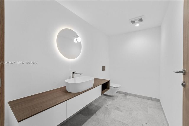 1135 103 St 403, Bay Harbor Islands, FL 33154