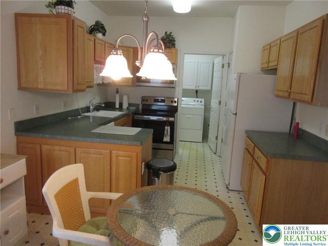 2430 Steeplechase Drive, Lower Macungie Twp, PA 18062