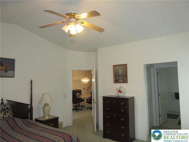 2430 Steeplechase Drive, Lower Macungie Twp, PA 18062