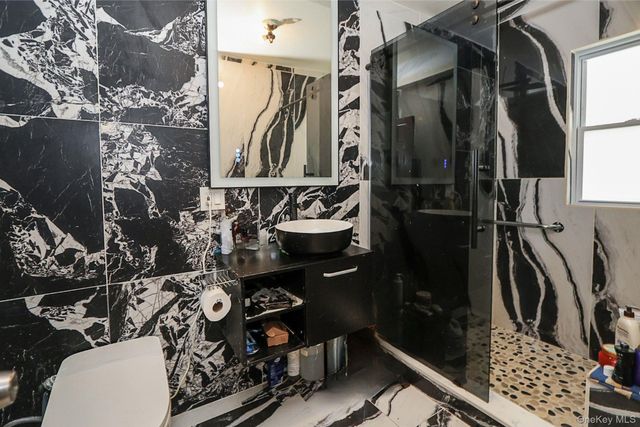 89-47 212th Street, Queens Village, NY 11427