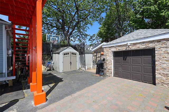 89-47 212th Street, Queens Village, NY 11427