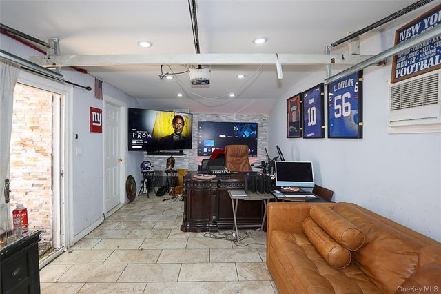 89-47 212th Street, Queens Village, NY 11427