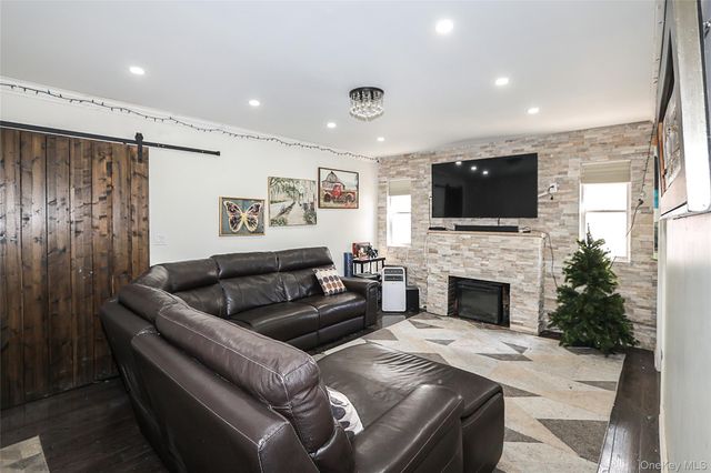 89-47 212th Street, Queens Village, NY 11427