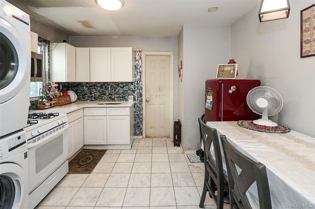 89-47 212th Street, Queens Village, NY 11427