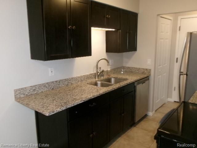 15110 Fairfield Street B, Livonia, MI 48154