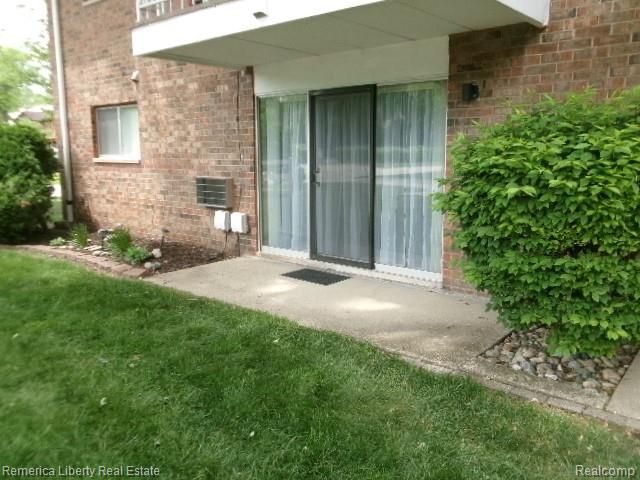 15110 Fairfield Street B, Livonia, MI 48154