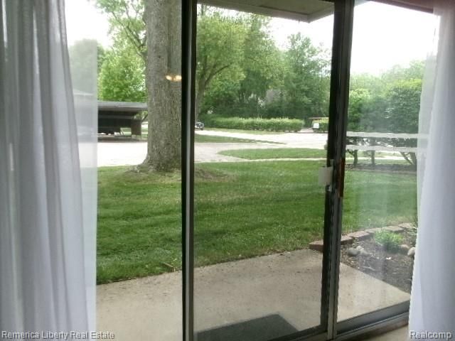 15110 Fairfield Street B, Livonia, MI 48154