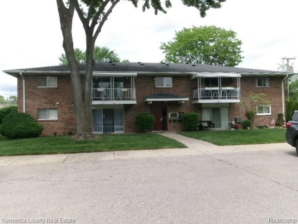 15110 Fairfield Street B, Livonia, MI 48154