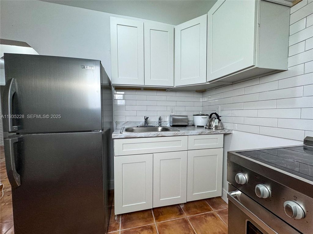 Image 26 of property listing at 2469 SW 15th Street, Miami, FL 33145