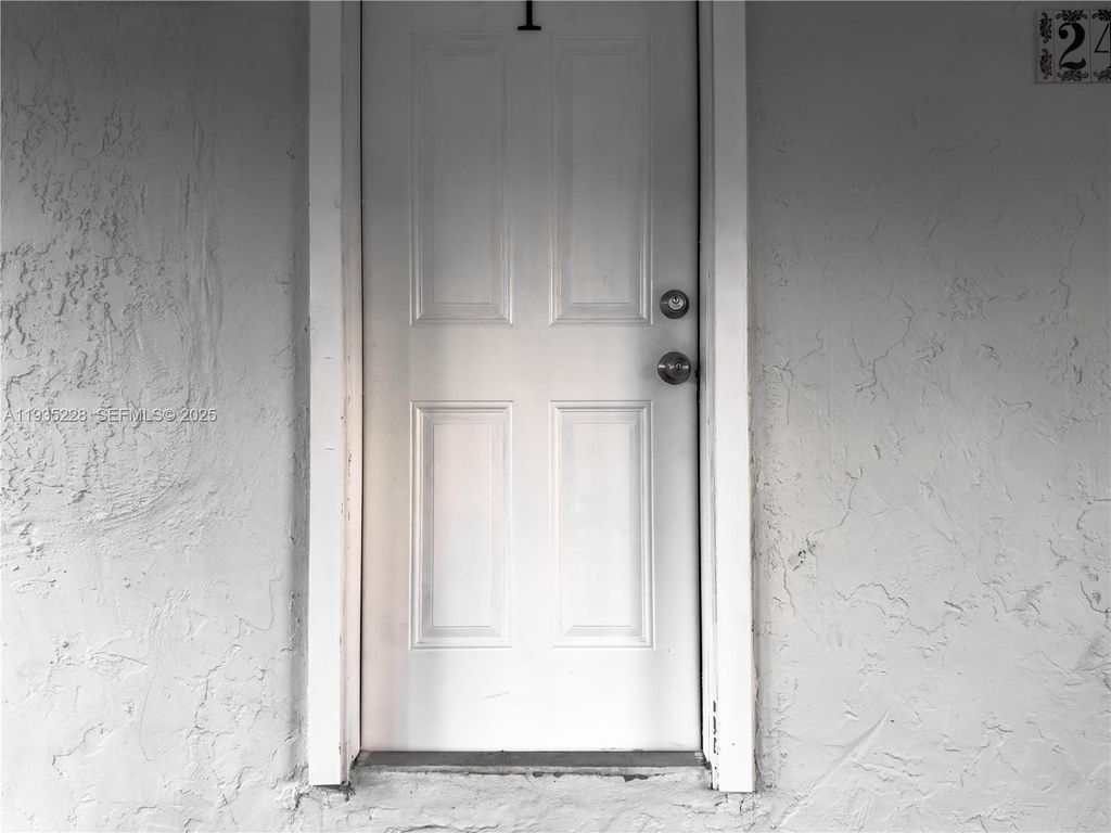 Image 6 of property listing at 2469 SW 15th Street, Miami, FL 33145