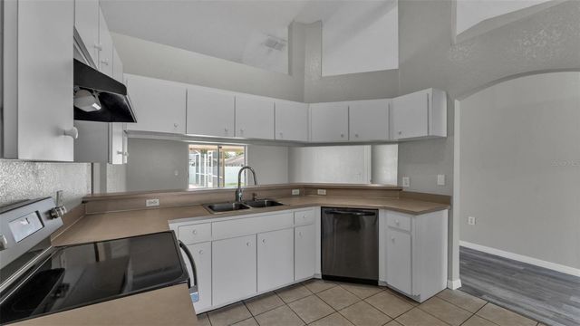 5284 ENGLISH DRIVE, Lakeland, FL 33812