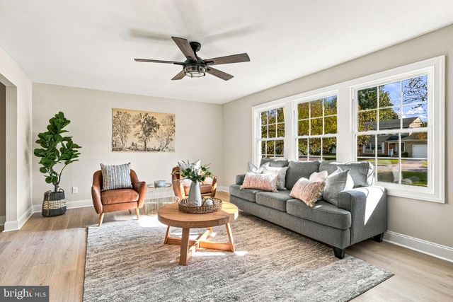 313 BRANDYWINE DR, Marlton, NJ 08053