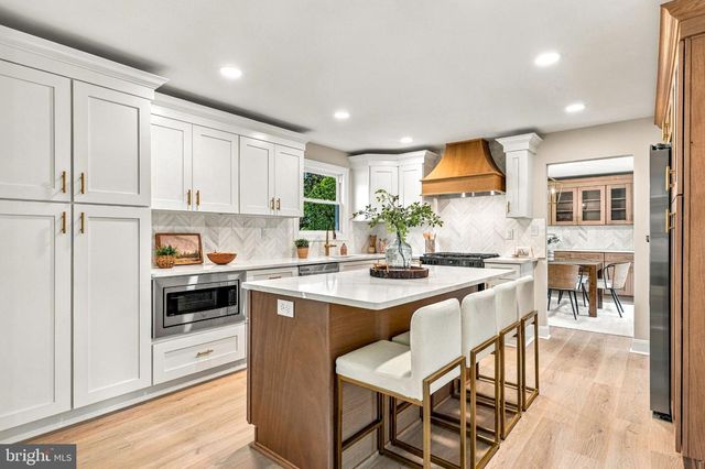 313 BRANDYWINE DR, Marlton, NJ 08053