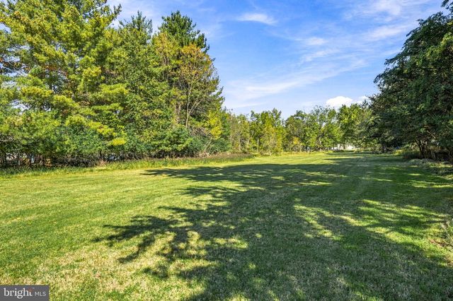 313 BRANDYWINE DR, Marlton, NJ 08053