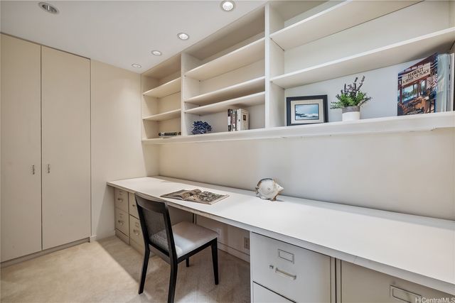 2929 Poni Moi Road 4, Honolulu, HI 96815