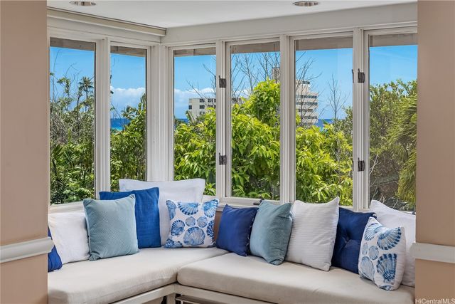 2929 Poni Moi Road 4, Honolulu, HI 96815