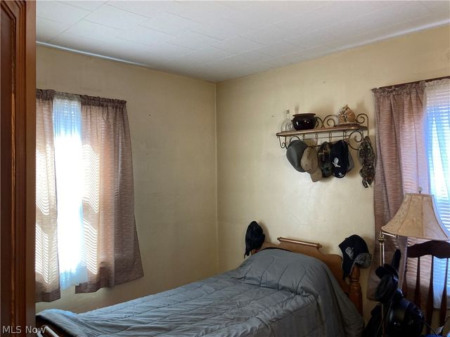 2833 Daleford Avenue NE, Canton, OH 44705