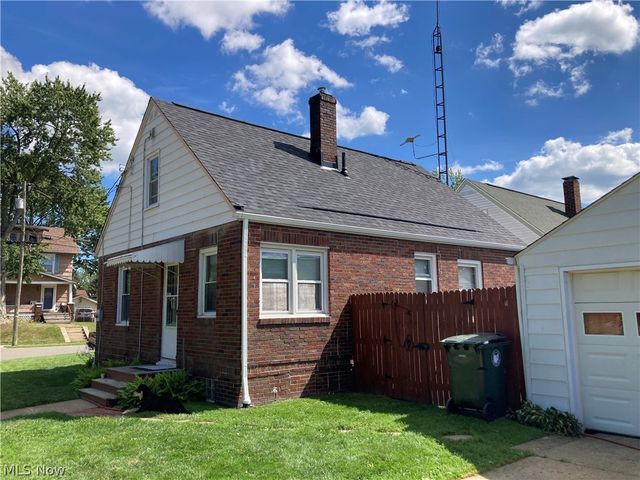2833 Daleford Avenue NE, Canton, OH 44705