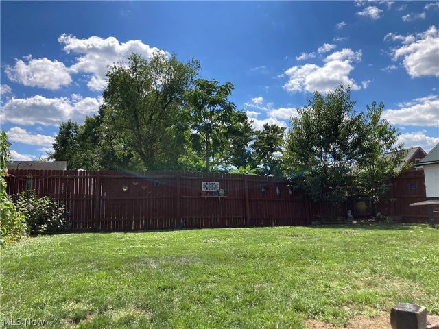 2833 Daleford Avenue NE, Canton, OH 44705