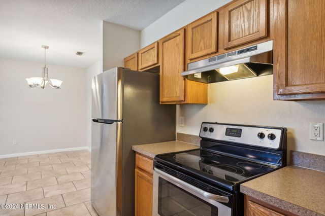 785 OAKLEAF PLANTATION Parkway 213, Orange Park, FL 32065