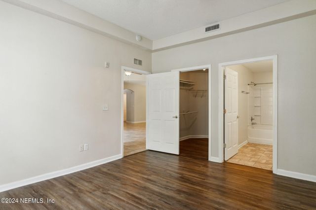 785 OAKLEAF PLANTATION Parkway 213, Orange Park, FL 32065