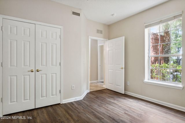 785 OAKLEAF PLANTATION Parkway 213, Orange Park, FL 32065