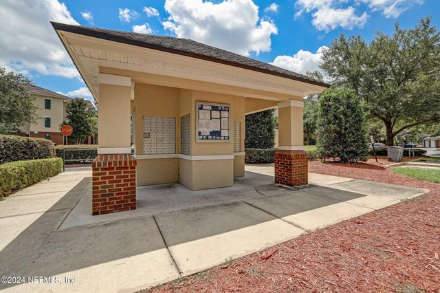 785 OAKLEAF PLANTATION Parkway 213, Orange Park, FL 32065