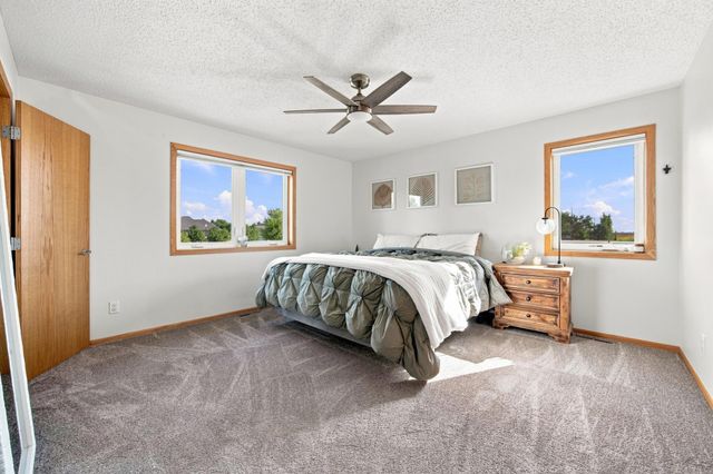 616 Lexington Lane, Moorhead, MN 56560