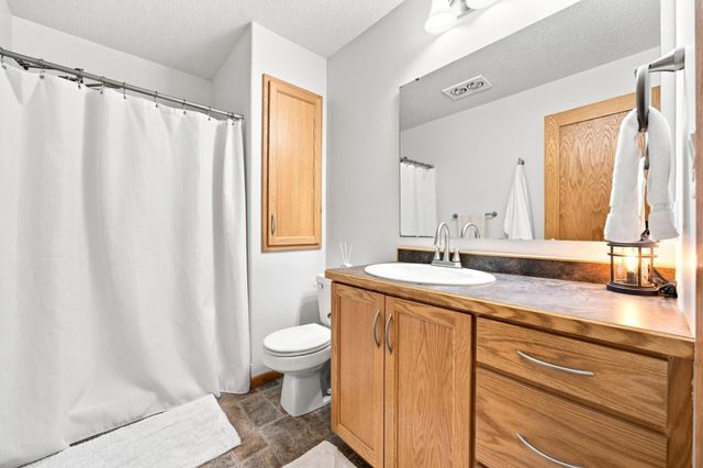 616 Lexington Lane, Moorhead, MN 56560