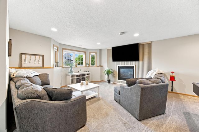 616 Lexington Lane, Moorhead, MN 56560