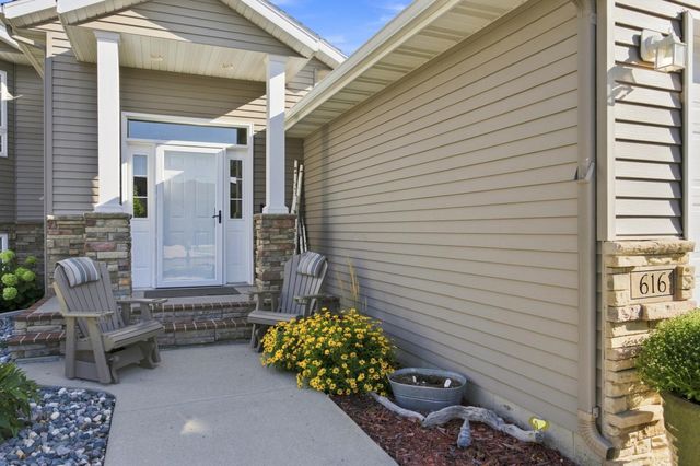 616 Lexington Lane, Moorhead, MN 56560