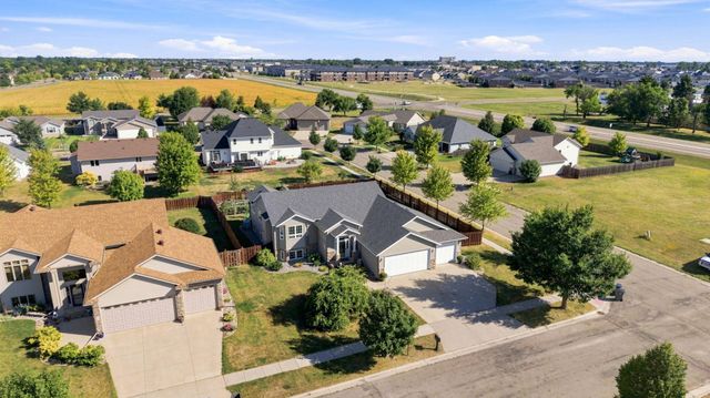 616 Lexington Lane, Moorhead, MN 56560