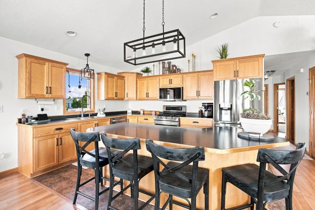 616 Lexington Lane, Moorhead, MN 56560